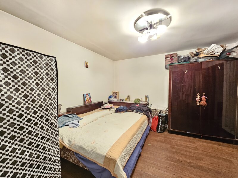 Laminorului, casa de vanzare, parter + pod, 124 mp, curte, parcare.